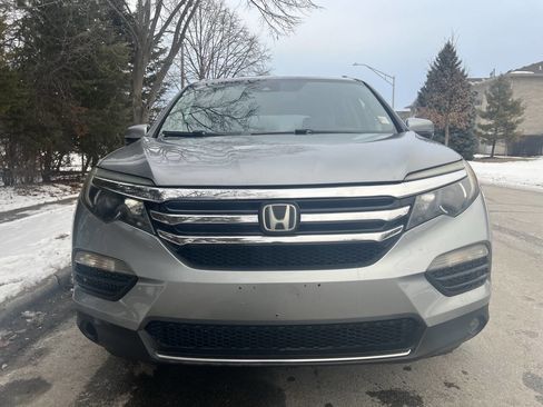 Used 2017 Honda Pilot Touring image 2