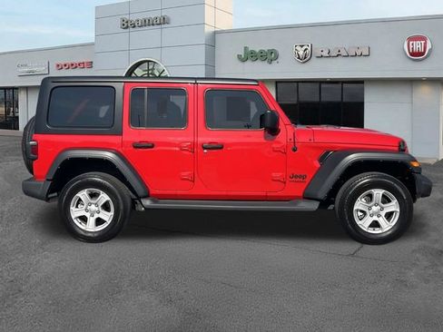 Used 2022 Jeep Wrangler Unlimited Sport AWD/4WD image 8