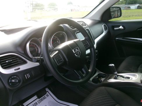 Used 2019 Dodge Journey SE FWD image 12