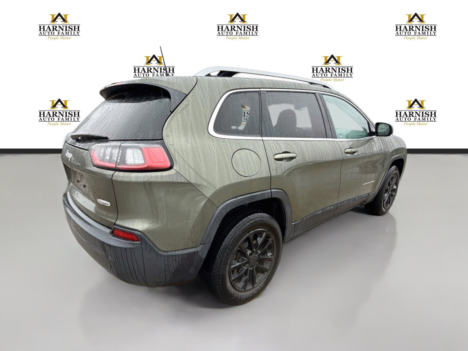 Used 2019 Jeep Cherokee Latitude Plus w/ Cold Weather Group AWD/4WD image 5