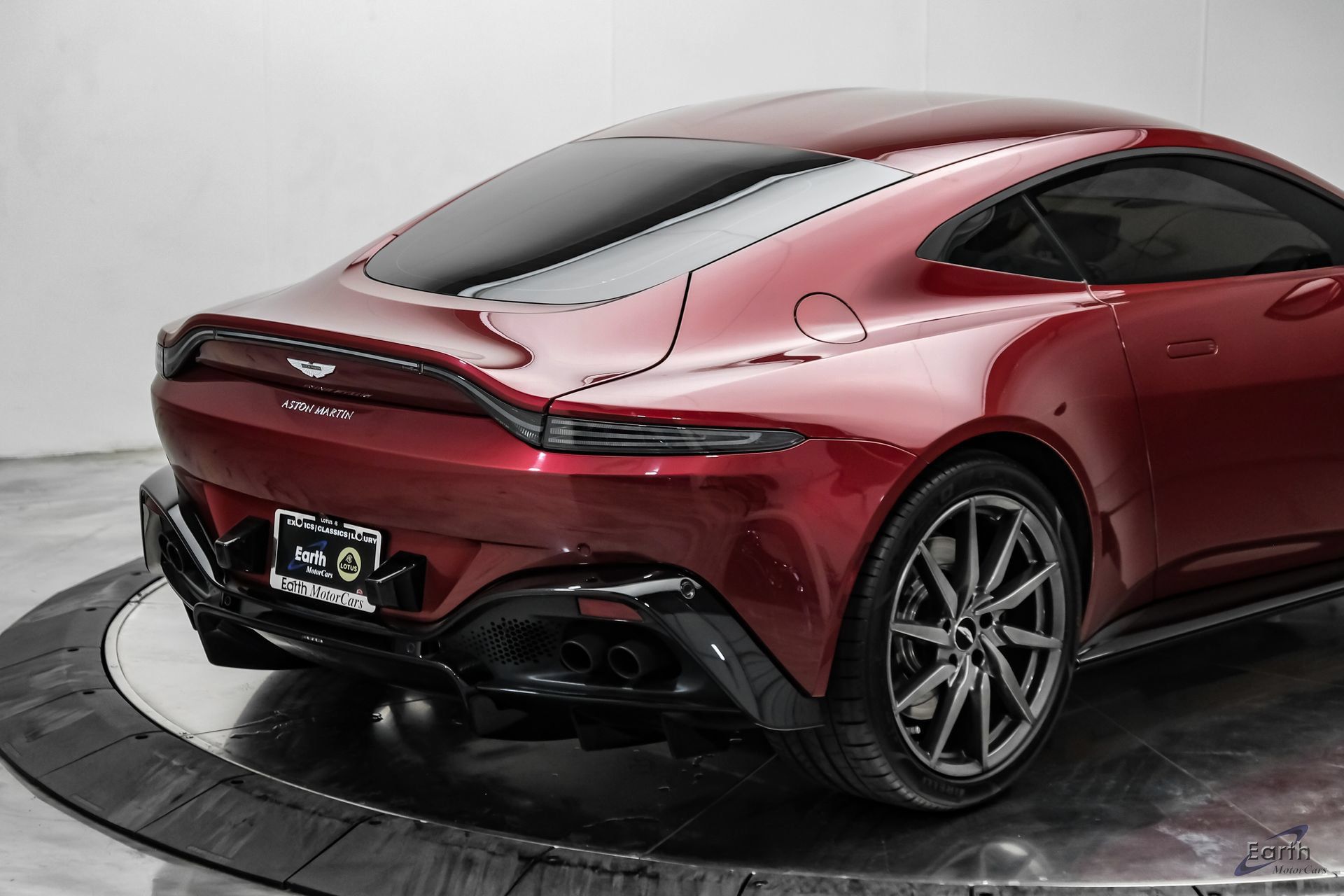 Used 2020 Aston Martin V8 Vantage Coupe RWD image 22