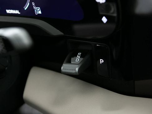 Certified 2025 Porsche Taycan image 25