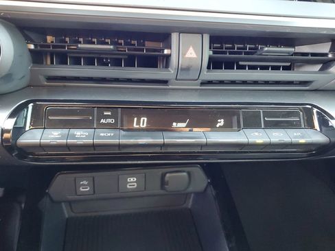 Used 2025 Toyota Prius LE image 23