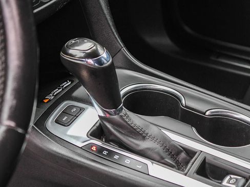 Used 2019 Chevrolet Equinox Premier AWD/4WD image 18