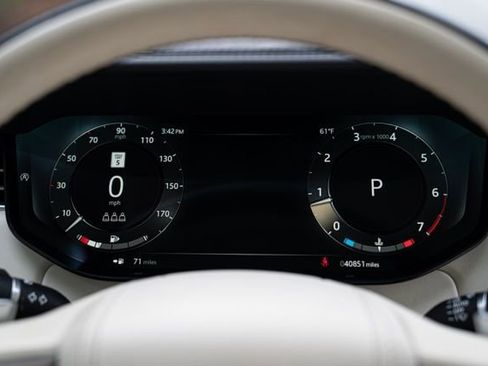 Used 2023 Land Rover Range Rover Long Wheelbase First Edition image 33