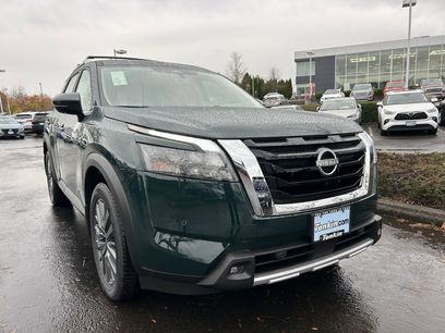 New 2025 Nissan Pathfinder SL w/ SL Premium Package