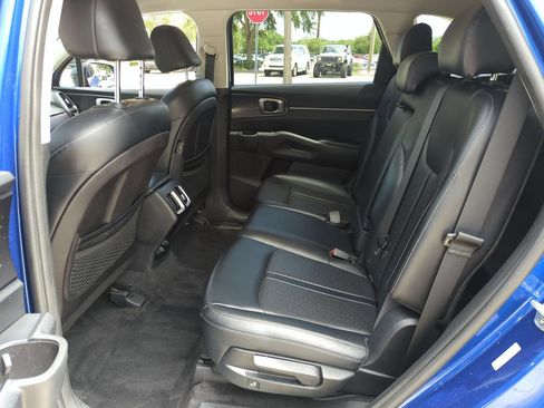 Used 2021 Kia Sorento S FWD image 21
