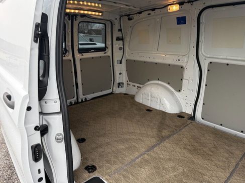 Used 2019 Mercedes-Benz Metris w/ Driver Comfort Package image 26