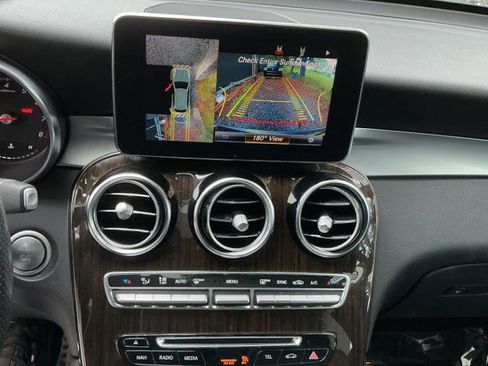 Used 2019 Mercedes-Benz GLC 300 4MATIC image 14