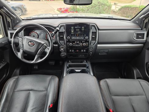 Used 2021 Nissan Titan PRO-4X w/ Pro-4x Convenience Package image 14