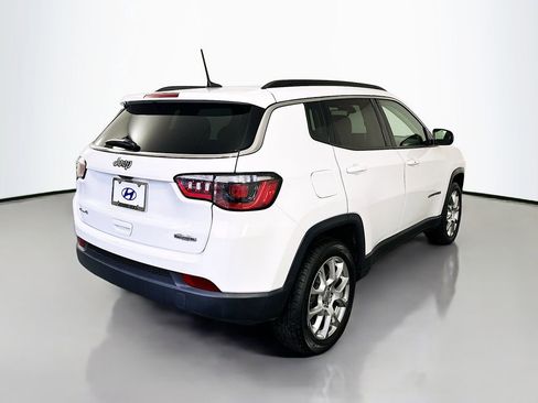 Used 2022 Jeep Compass Latitude image 5