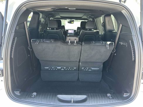 Used 2023 Chrysler Pacifica Limited w/ Uconnect Theater Family Group AWD/4WD image 26