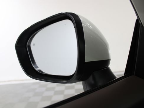 Used 2023 Nissan Rogue SL w/ SL Premium Package FWD image 18