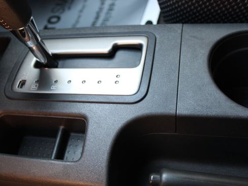 Used 2015 Nissan Frontier PRO-4X AWD/4WD image 35