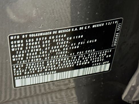 Used 2020 Volkswagen Tiguan SE w/ Panoramic Sunroof Package image 12