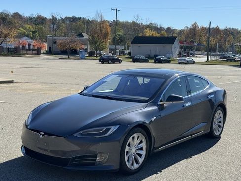 Used 2017 Tesla Model S 75D image 1