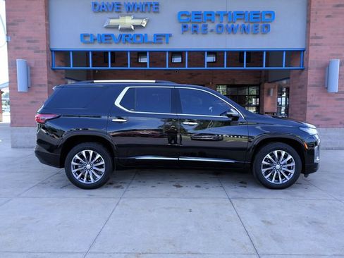 Used 2023 Chevrolet Traverse Premier w/ LPO, Floor Liner Package FWD image 10