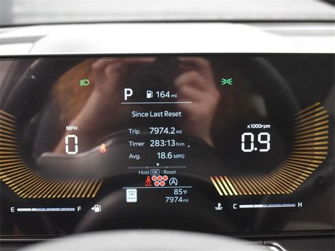 Certified 2025 Kia Sorento S w/ Panoramic Sunroof Package image 18