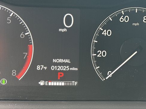 Used 2025 Honda Pilot Touring image 29