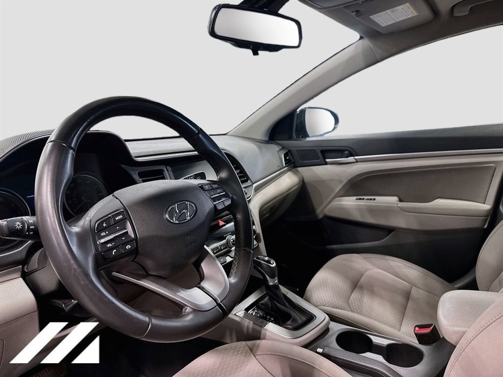 Used 2020 Hyundai Elantra Value Edition FWD image 9