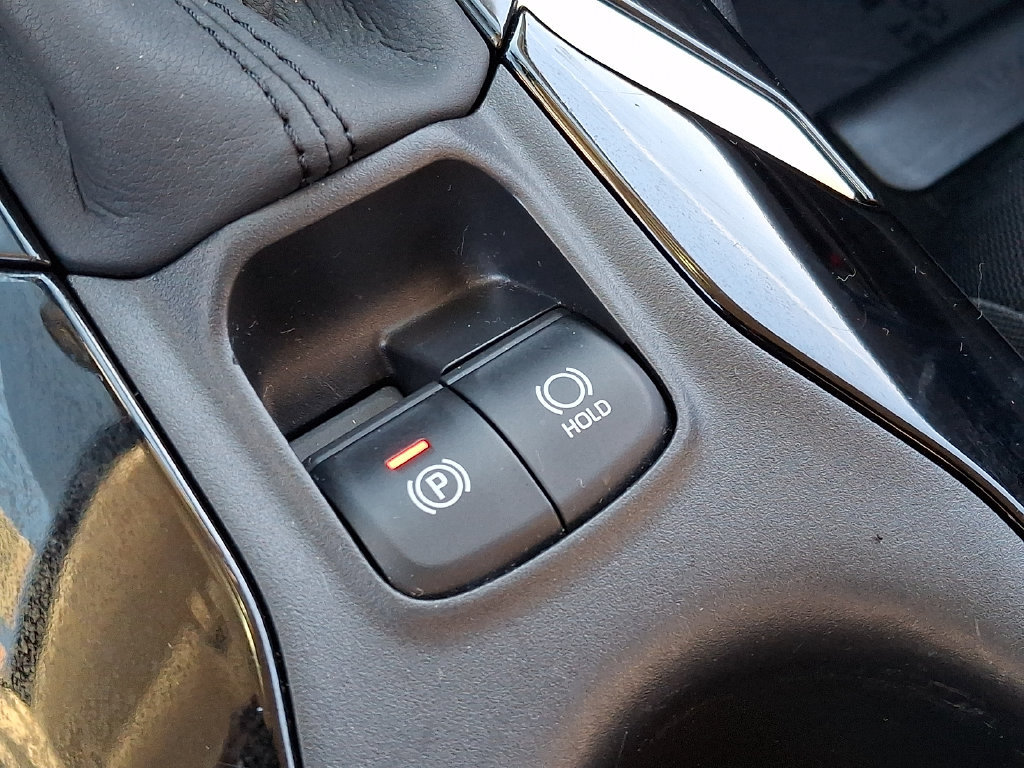 Certified 2022 Toyota Corolla LE FWD image 25