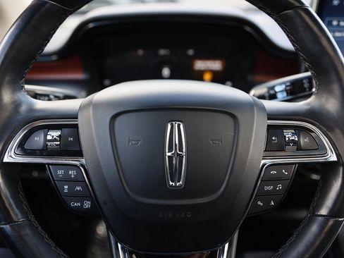 Used 2022 Lincoln Nautilus Reserve image 34