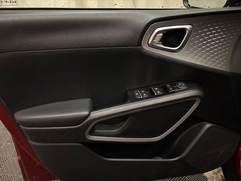 Certified 2023 Kia Soul LX image 10