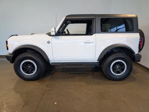 Used 2023 Ford Bronco Outer Banks w/ Sasquatch Package image 3