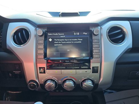 Used 2020 Toyota Tundra SR5 w/ SR5 Leather Package AWD/4WD image 19