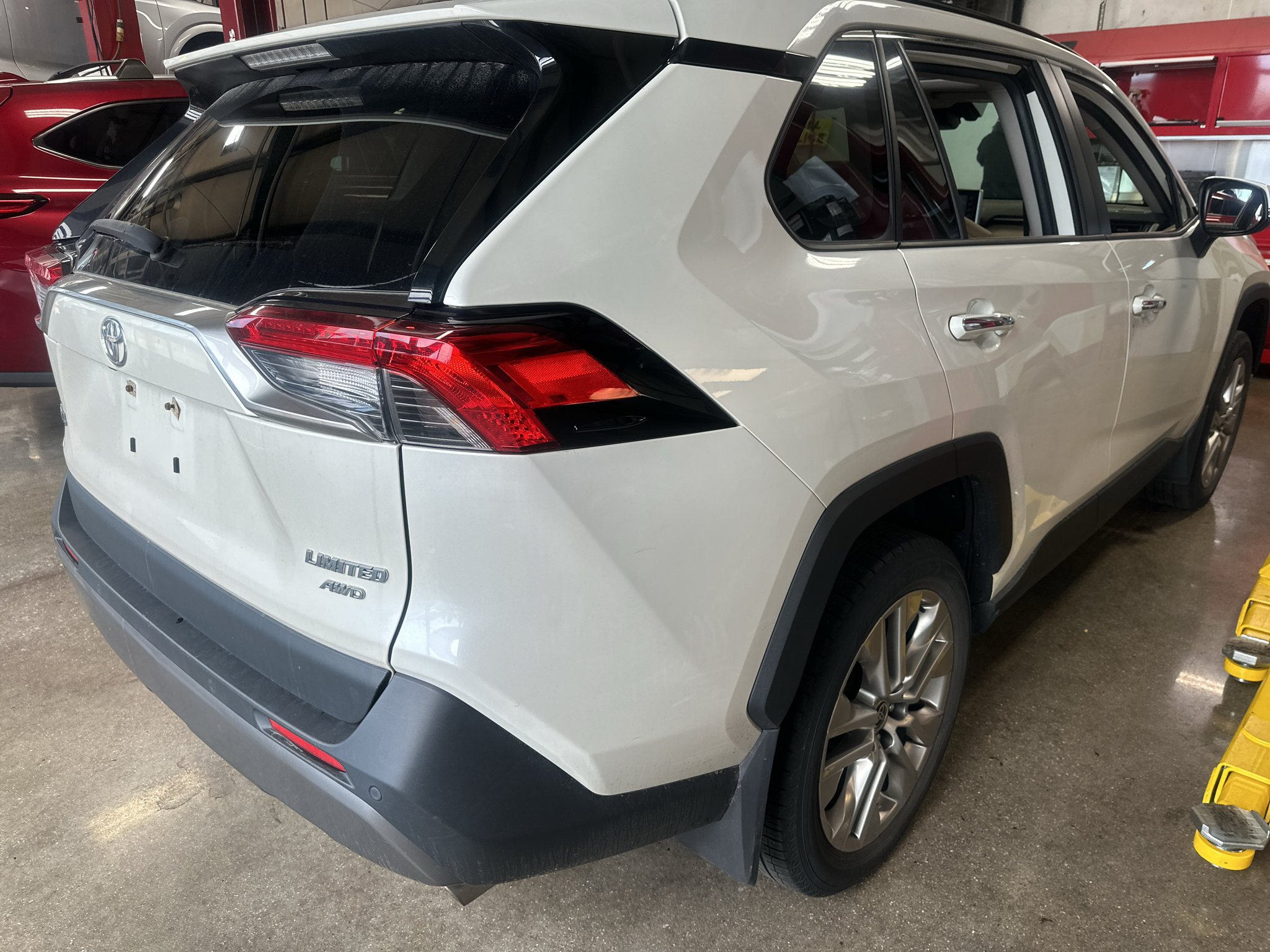 Used 2021 Toyota RAV4 Limited AWD/4WD image 6