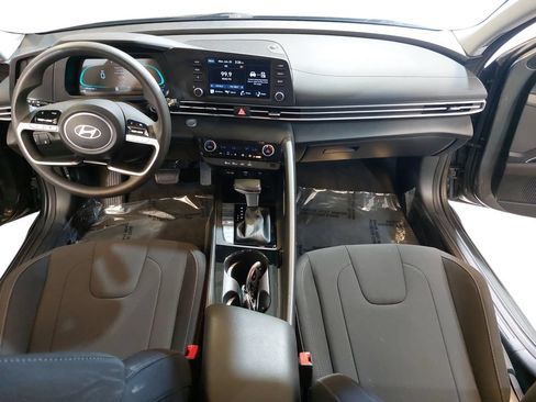 Certified 2025 Hyundai Elantra Hybrid FWD image 9