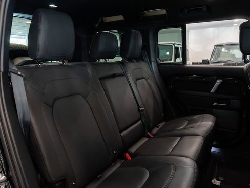 Used 2024 Land Rover Defender 110 V8 AWD/4WD image 14