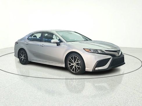 Used 2023 Toyota Camry SE FWD image 9