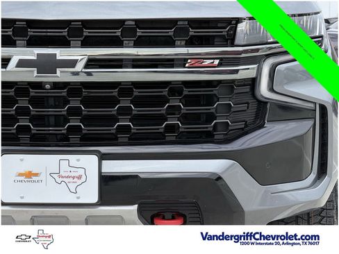 Used 2021 Chevrolet Suburban Z71 w/ Z71 Signature Package AWD/4WD image 8