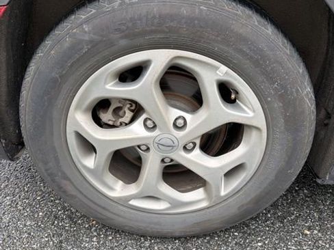 Used 2023 Chrysler Pacifica Limited image 10