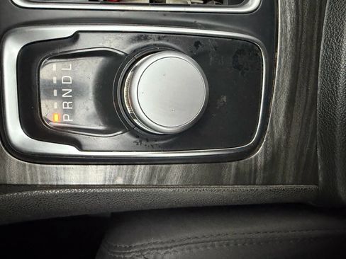 Used 2018 Chrysler 300 Touring w/ Chrome Appearance Package image 19