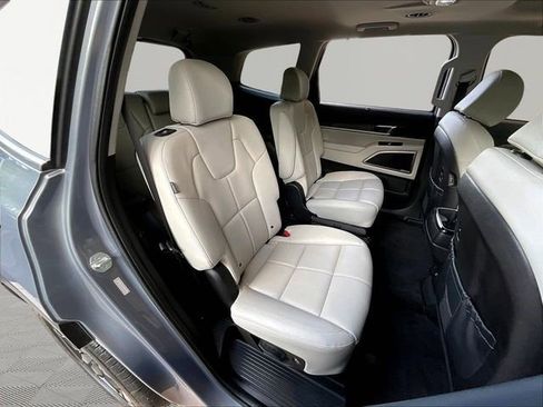 Used 2024 Kia Telluride EX w/ EX Captain's Chair Package AWD/4WD image 26