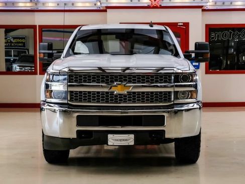 Used 2019 Chevrolet Silverado 2500 W/T AWD/4WD image 9