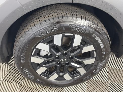 Used 2025 Hyundai Santa Cruz SEL AWD/4WD image 13