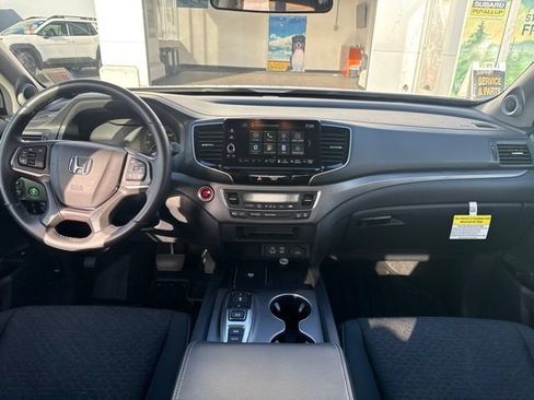 Used 2024 Honda Ridgeline Sport image 12