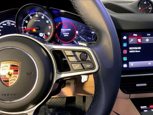 Certified 2023 Porsche Cayenne Platinum Edition AWD/4WD image 28