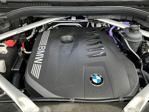 Used 2023 BMW X7 xDrive40i w/ M Sport Package AWD/4WD image 29