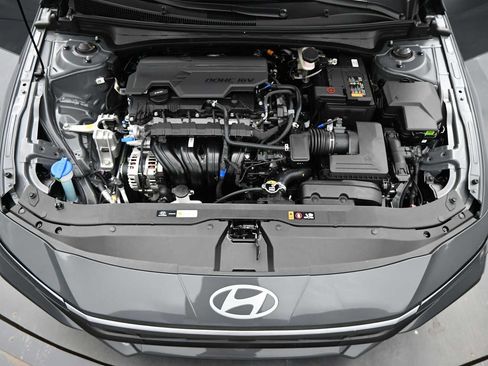 New 2026 Hyundai Elantra SEL Sport FWD image 23
