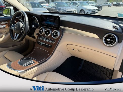Used 2021 Mercedes-Benz GLC 300 4MATIC image 29
