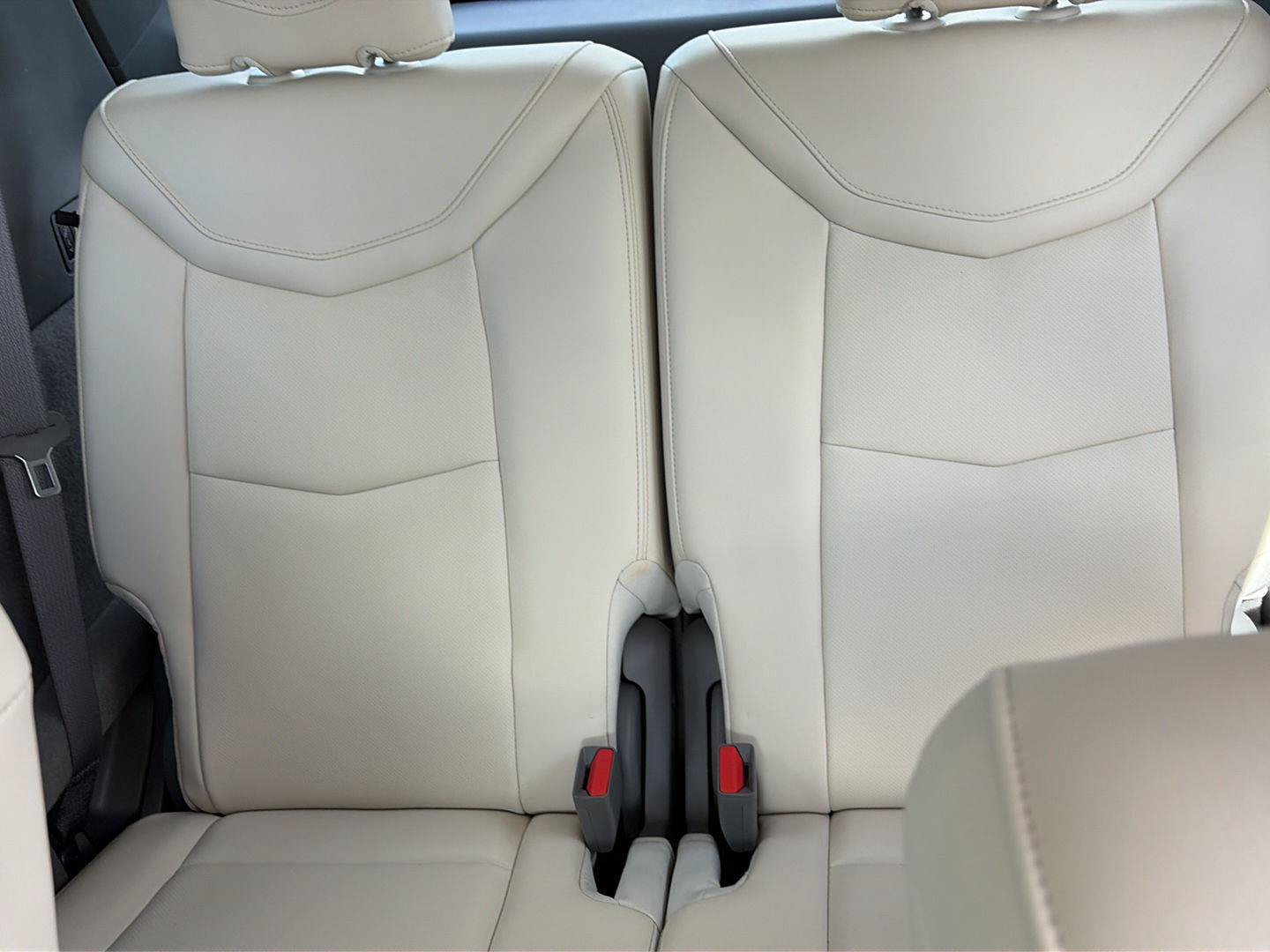 Used 2022 Cadillac XT6 Premium Luxury w/ LPO, Floor Liner Package AWD/4WD image 15