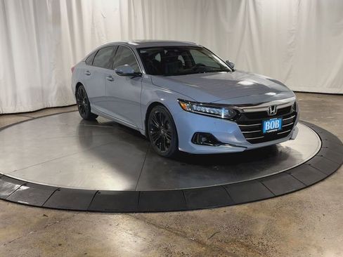 Used 2021 Honda Accord Touring image 4