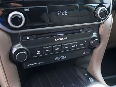 Used 2023 Lexus GX 460 Premium AWD/4WD image 19