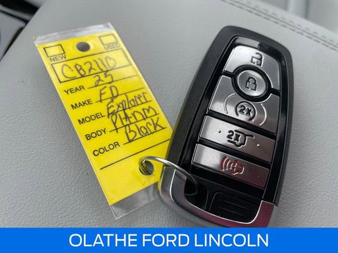 Used 2025 Ford Explorer Platinum w/ LUX Leather Package image 11