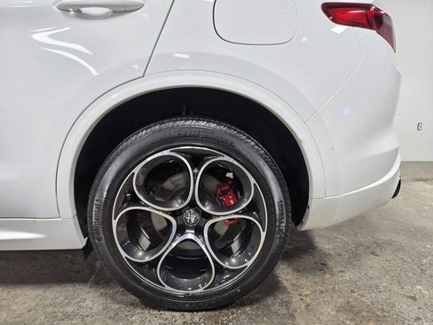 Used 2022 Alfa Romeo Stelvio Veloce image 63