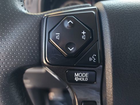Used 2022 Toyota 4Runner TRD Off-Road AWD/4WD image 27